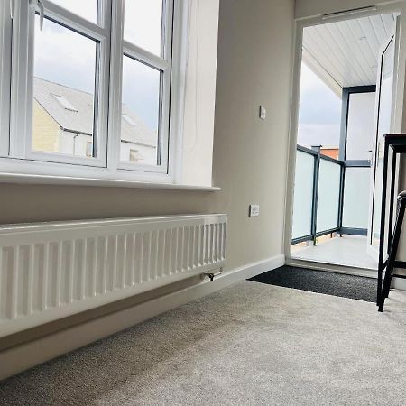 Brand New 1 Bed Apartment, 5Min Walk To Racing & Main Strip, With Electric Parking Bay & Terrace Long Stay Work Contractor Leisure - Citrine Newmarket  Eksteriør bilde