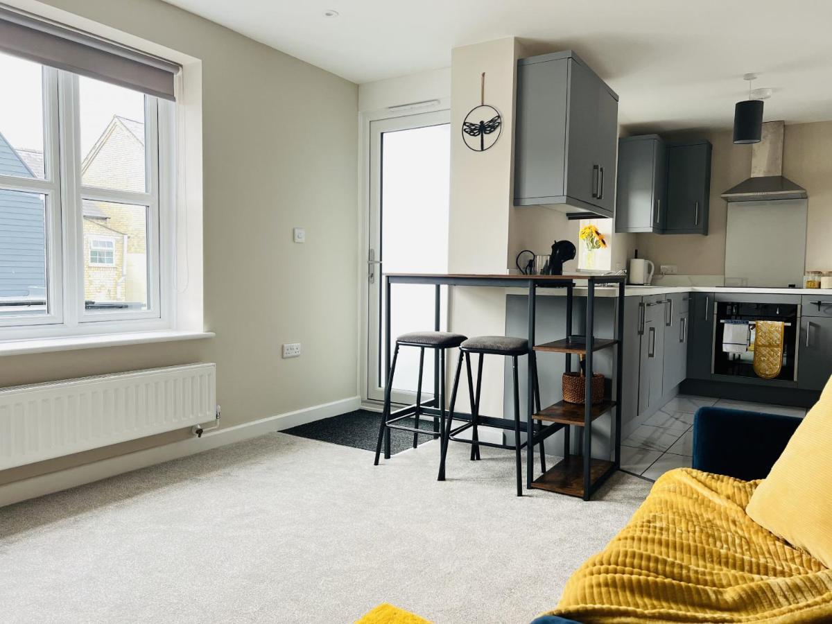 Brand New 1 Bed Apartment, 5Min Walk To Racing & Main Strip, With Electric Parking Bay & Terrace Long Stay Work Contractor Leisure - Citrine Newmarket  Eksteriør bilde