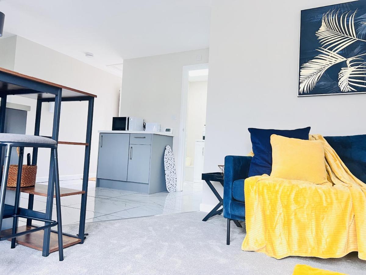 Brand New 1 Bed Apartment, 5Min Walk To Racing & Main Strip, With Electric Parking Bay & Terrace Long Stay Work Contractor Leisure - Citrine Newmarket  Eksteriør bilde