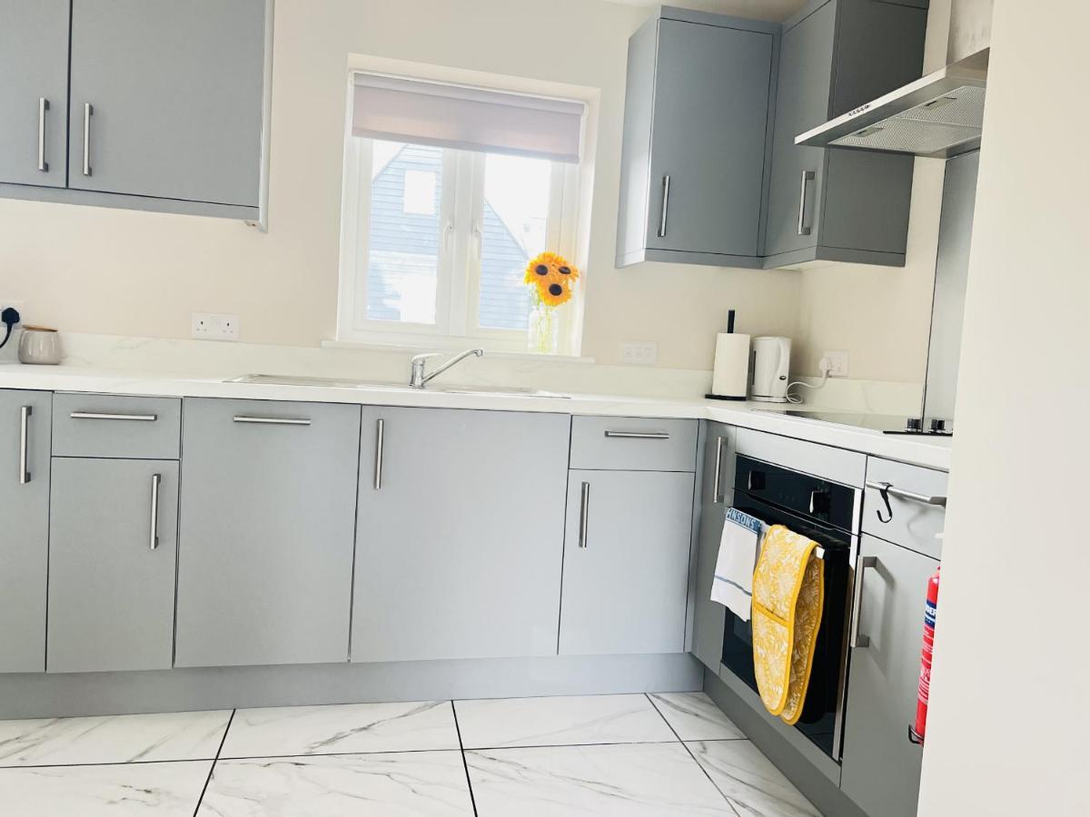 Brand New 1 Bed Apartment, 5Min Walk To Racing & Main Strip, With Electric Parking Bay & Terrace Long Stay Work Contractor Leisure - Citrine Newmarket  Eksteriør bilde