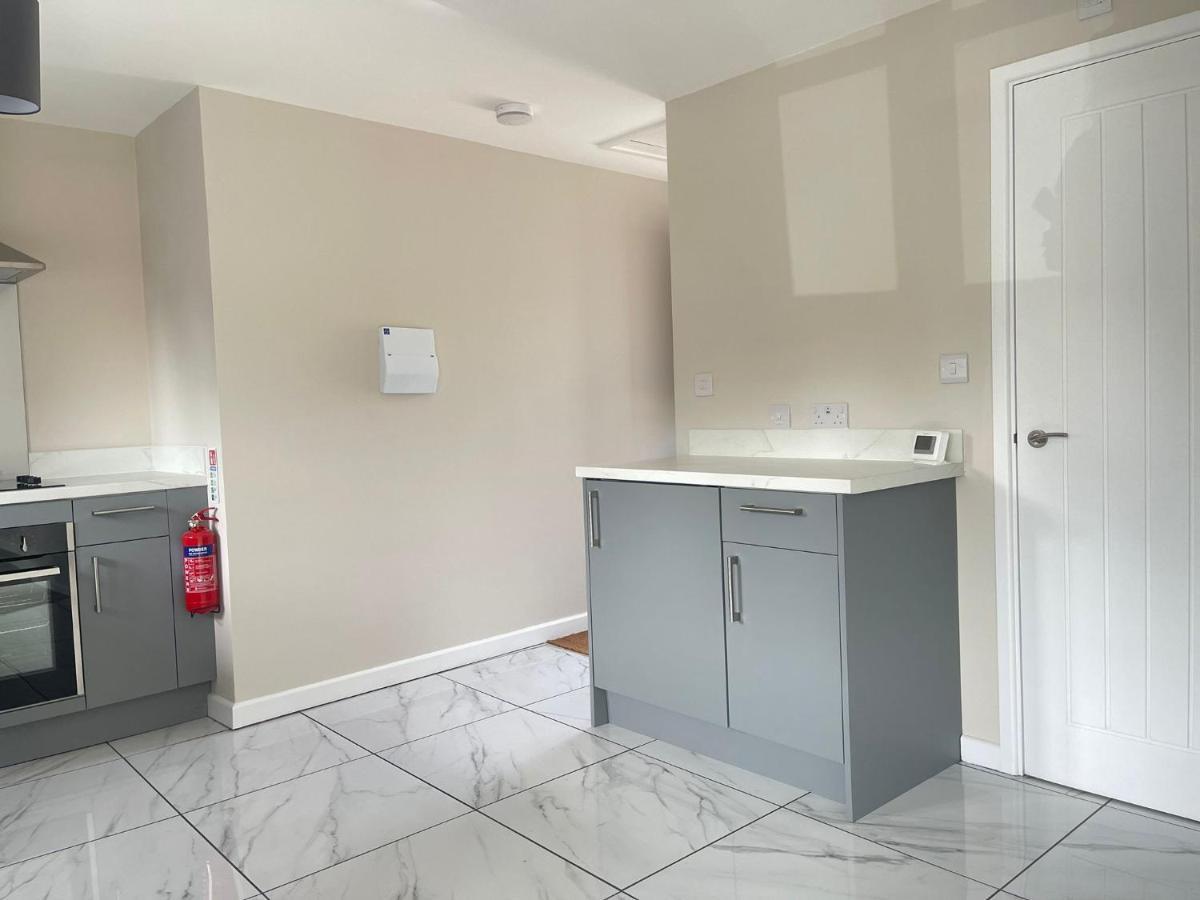 Brand New 1 Bed Apartment, 5Min Walk To Racing & Main Strip, With Electric Parking Bay & Terrace Long Stay Work Contractor Leisure - Citrine Newmarket  Eksteriør bilde